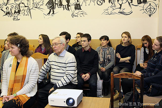 Студенты, магистранты и преподаватели кафедры славянской филологии на открытии Центра белорусского языка, литературы и культуры Студенты, магистранты и
преподаватели кафедры славянской филологии на открытии Центра белорусского языка, литературы и культуры