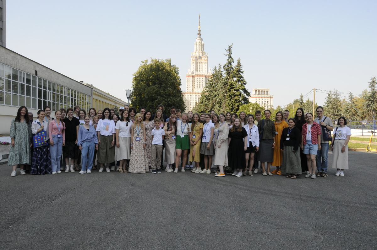 Участники, волонтёры, преподаватели и оргкомитет юбилейной V Школы славистики Участники, волонтёры, преподаватели и оргкомитет юбилейной V Школы славистики