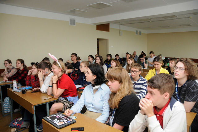 Слушатели IV Школы славистики (аудитория 1060) Слушатели IV Школы славистики (аудитория 1060)