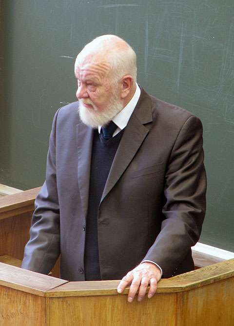 Доктор филол. наук, профессор А. А. Волков (МГУ)